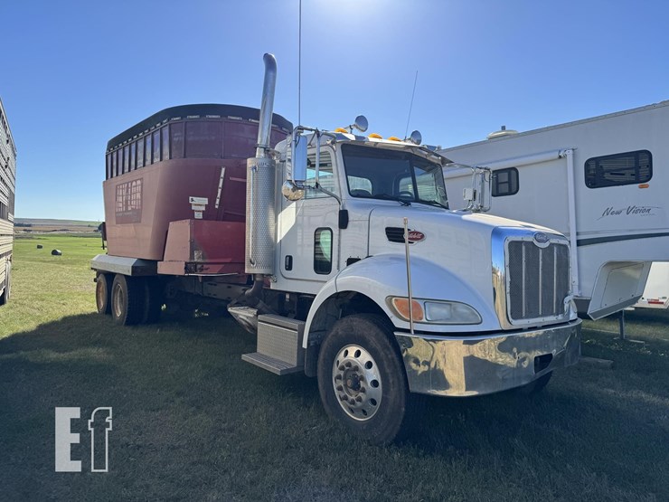 2005-peterbilt-335-image-1