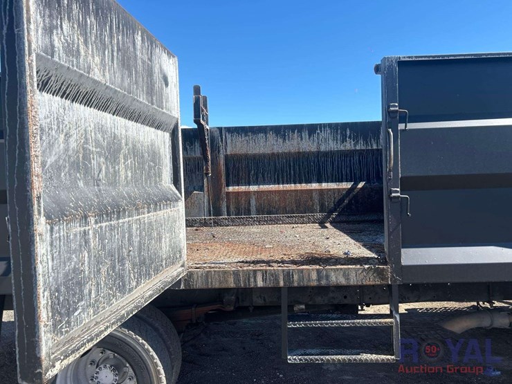 2008-gmc-c5500-dump-truck-image-35