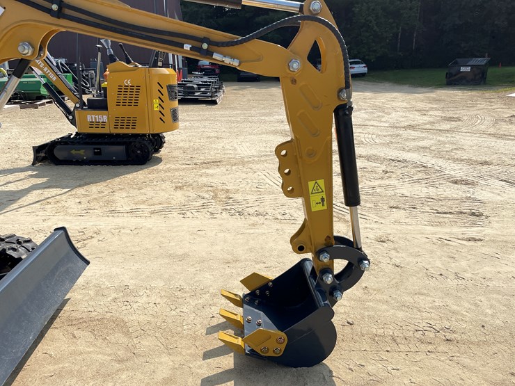 #210-•-new-rt15r-mini-excavator-image-16