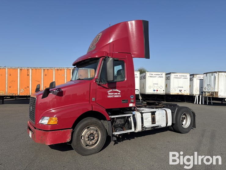 2016-volvo-vnm42t-truck-tractor-image-1
