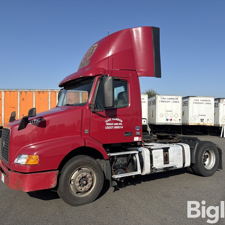 2016 Volvo VNM42T Truck Tractor