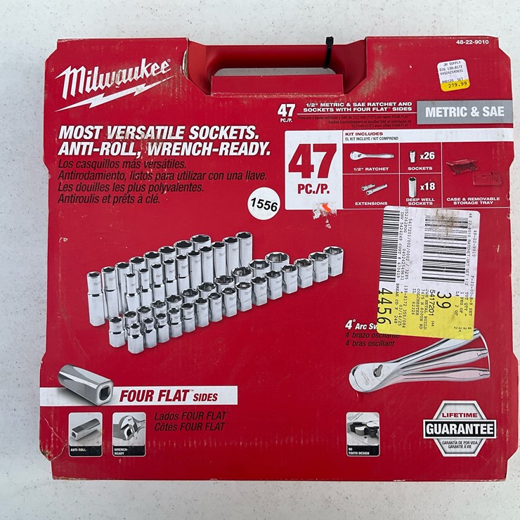#1556 • Milwaukee 47pc 1/2" Drive Metric & SAE Ratchet and Socket Set with FOUR FLAT™ Sides