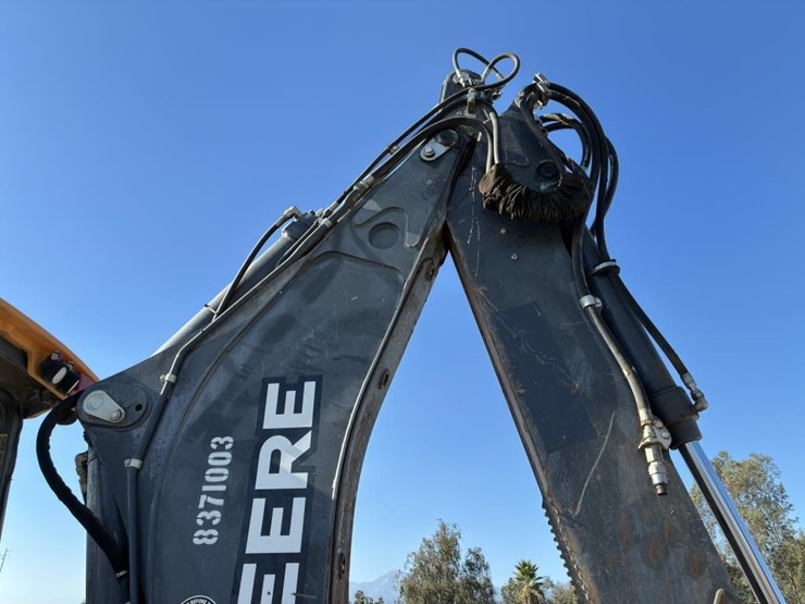 2015-deere-710k-image-12