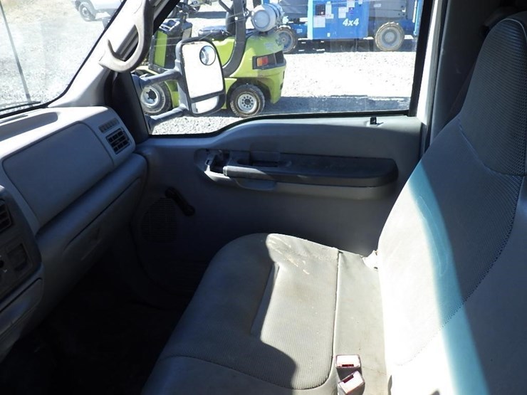 2002-ford-f350-image-25