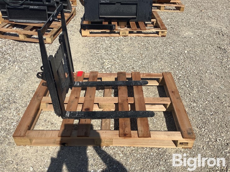 mini-excavator-pallet-fork-attachment-image-4