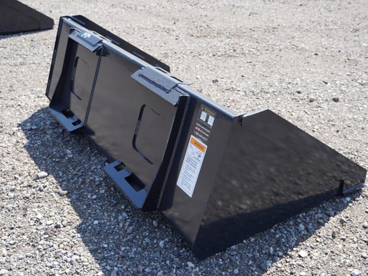 #2529-•-new-skid-steer-track-duty-bucket-attachment-image-4