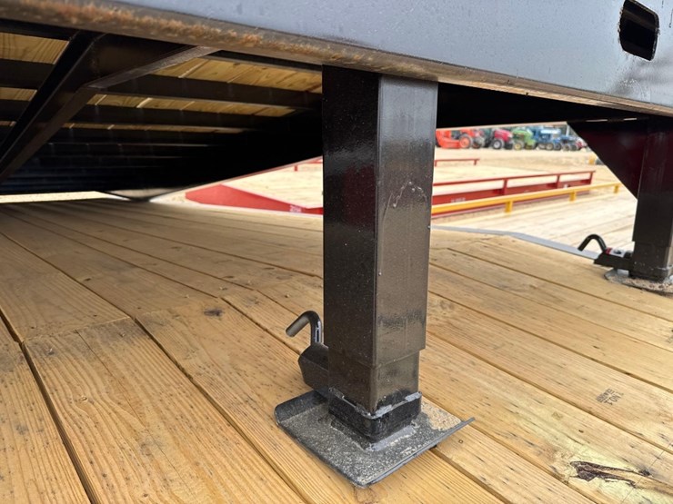 unused-xstar-101"-x-20'-loading-ramp-image-5