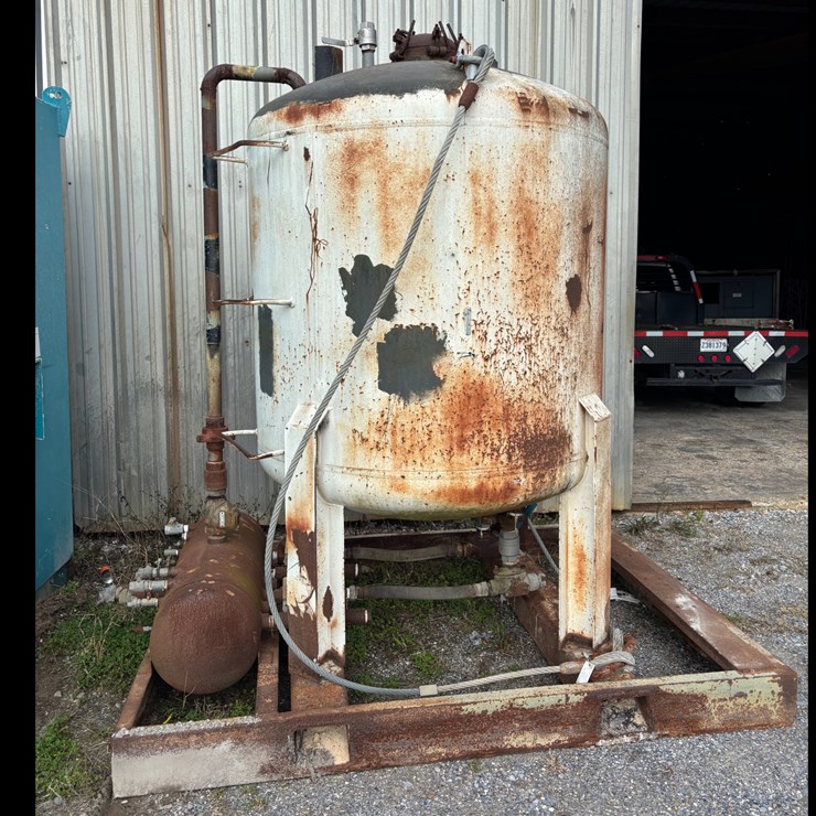 #136 • 4000 SAND-BLASTING POT