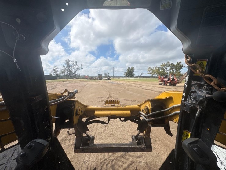 2012-caterpillar-246c-image-25