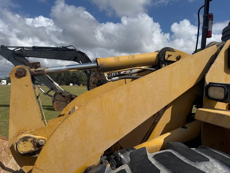 caterpillar-914g-image-16