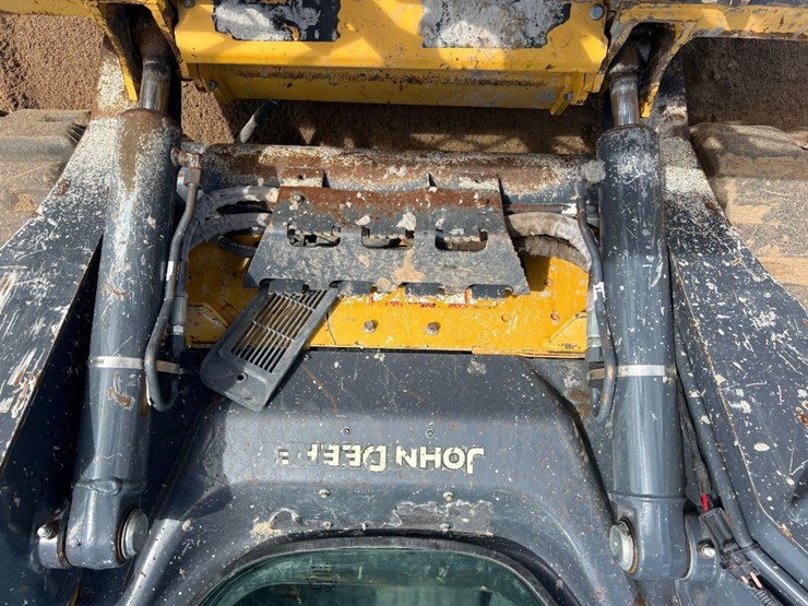 2021-deere-325g-image-10