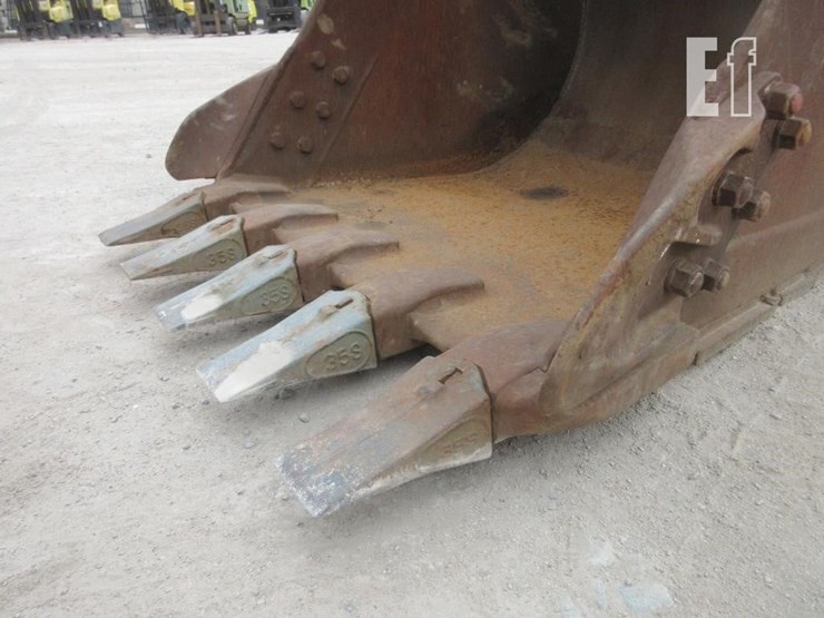 2018-caterpillar-320-image-17