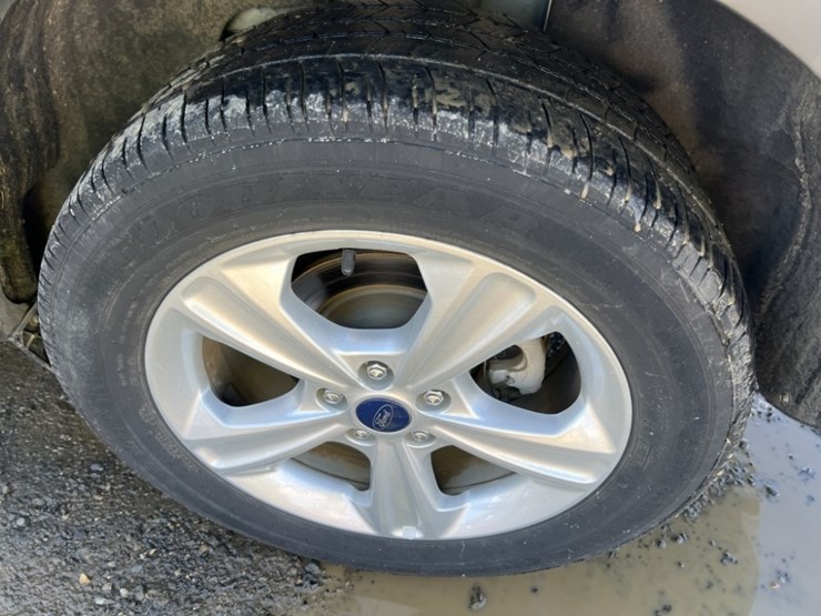 2014-ford-escape-image-17