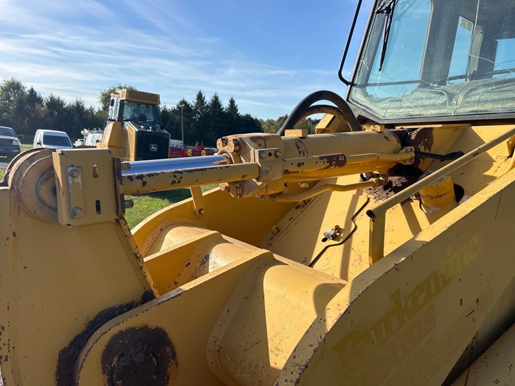 2004-caterpillar-953c-image-11