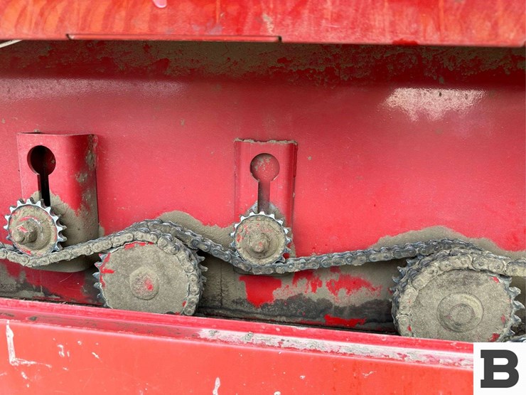 2008-new-holland-580-image-22