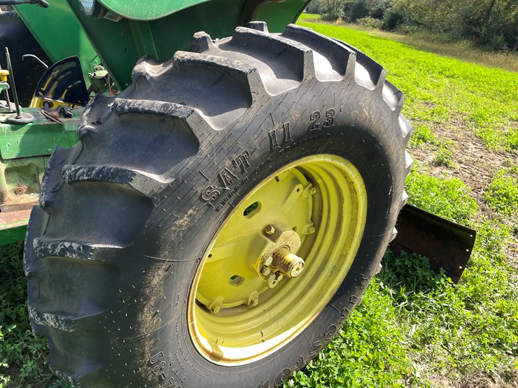 john-deere-2640-image-13