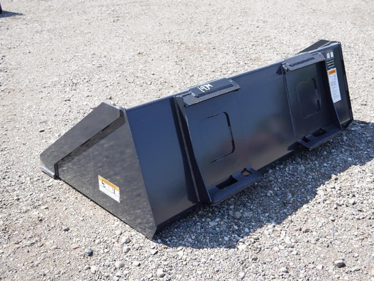 #2528-•-new-skid-steer-track-duty-bucket-attachment-image-3