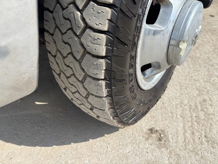2016-dodge-ram-3500-image-27