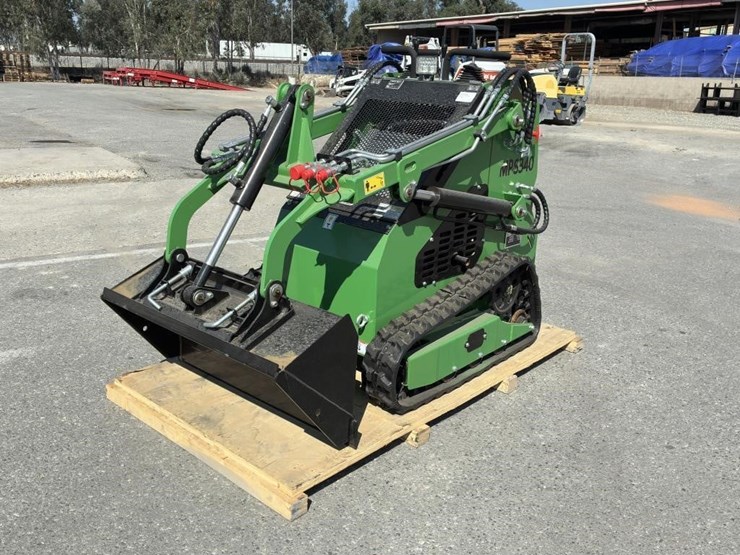 2025-mach-pro-mps340-skid-steer-image-1