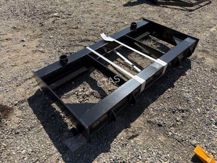 #128-•-skid-steer-bale-fork---47"-image-2