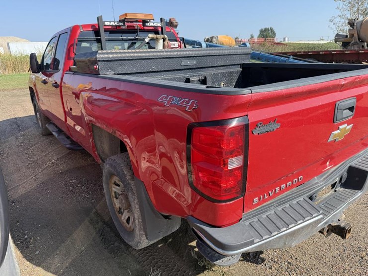 #2114-•-2015-chevrolet-silverado-2500hd-4x4-pickup-truck-image-7