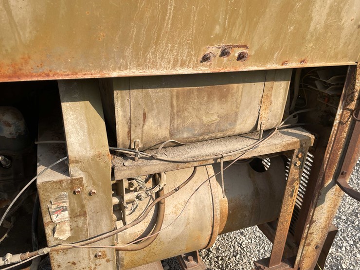 #8633-•-hobart-powerweld-303-welder-trailer-(maq)-image-23