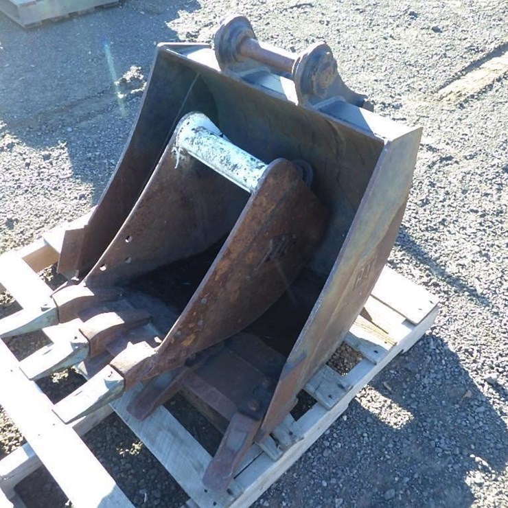 Excavator Buckets Qty.2 26"/12"