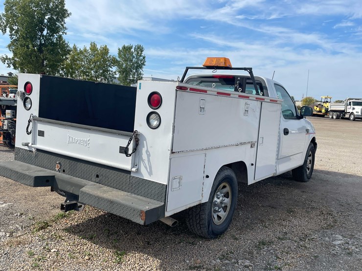 ford-f250-xl-image-5