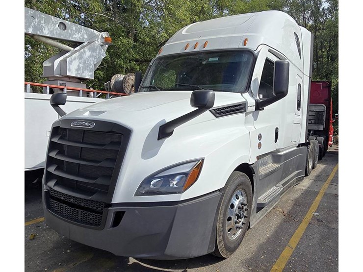 2026-freightliner-cascadia-126-image-1