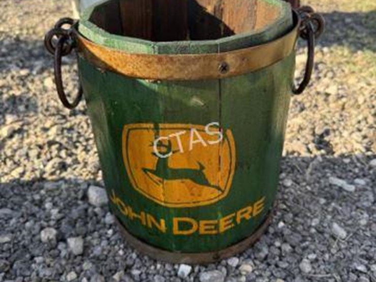 john-deere-10-image-1