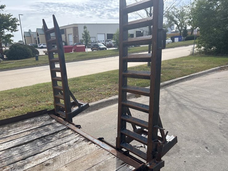 #5075-•-2004-b-&-b-18'-utility-trailer-image-14