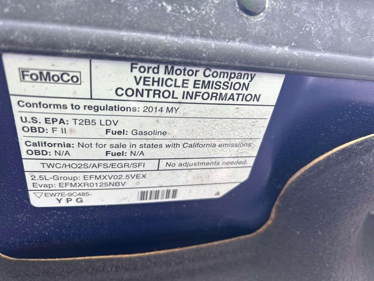 2014-ford-fusion-se-sedan-image-10