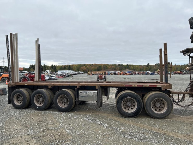 #1040-•-2018-assembled-26'-log-trailer-image-5