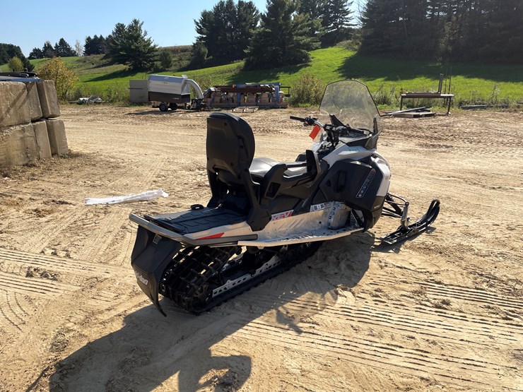 #1896-•-2020-ski-doo-grand-touring-600-snowmobile-(sells-with-bill-of-sale-only)-image-5