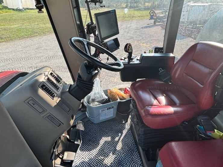 2012-case-ih-patriot-4430-image-10