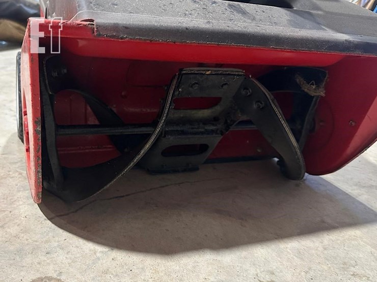 mtd-snowblower-image-3