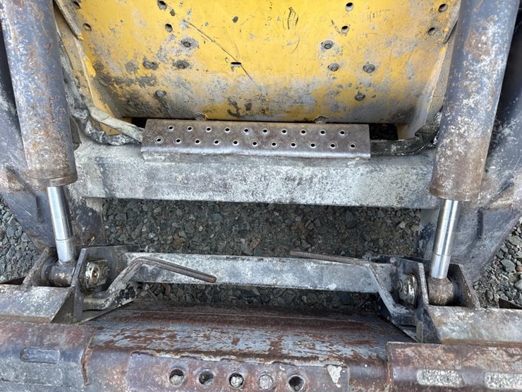 2001-new-holland-ls180-image-14