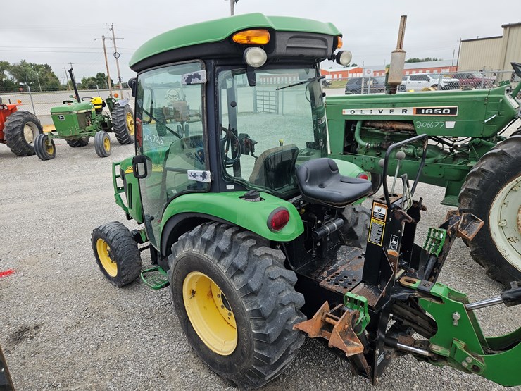 2011-john-deere-3720-image-12