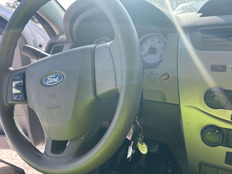 2008-ford-focus-sel-sedan-image-15