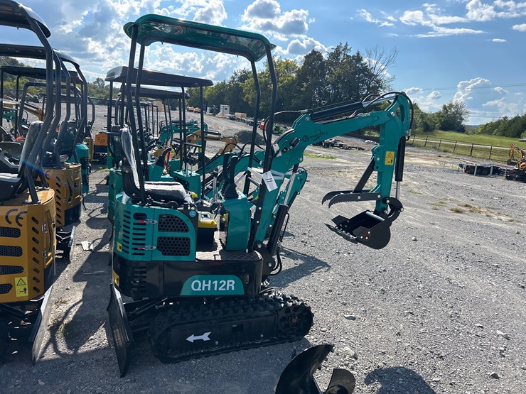 #11-•-2025-cfg-industrial-qh12r-mini-excavator-image-2
