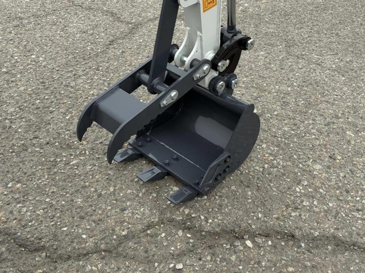 2025-bttl-et12m-6-hydraulic-excavator-image-7