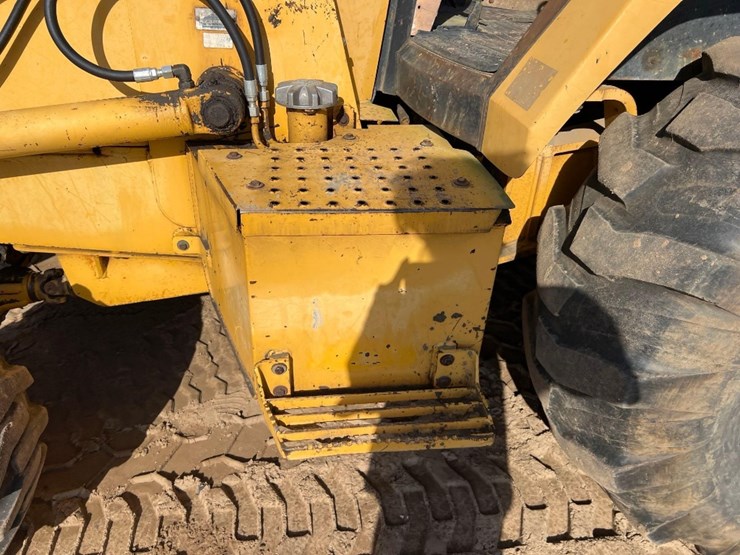 john-deere-310d-image-10