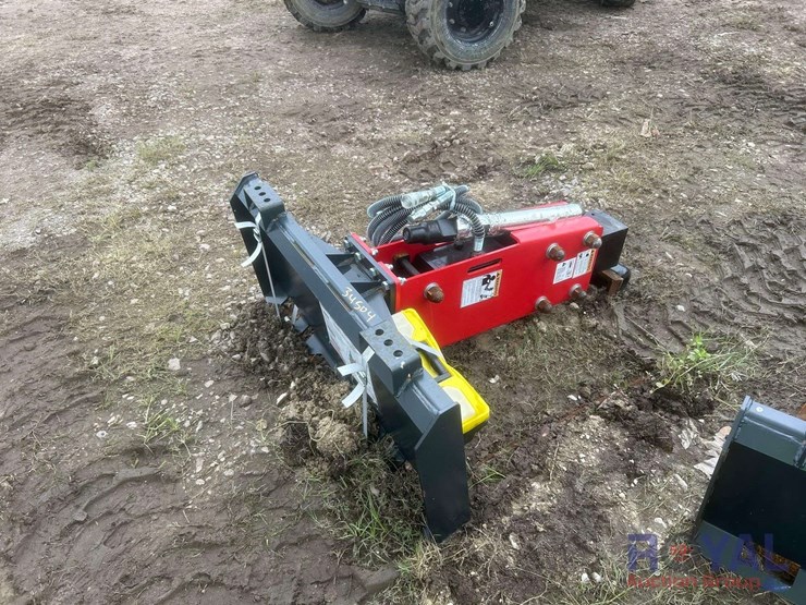 2025-raytree-rmh680-hydraulic-hammer-skid-steer-attachment-image-3