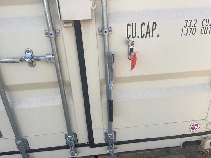 #304-•-20'-shipping-container-image-11