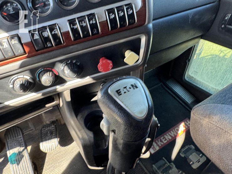 2009-kenworth-t800-image-77