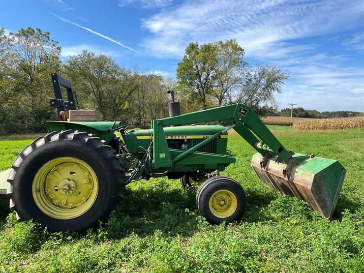 john-deere-2640-image-4