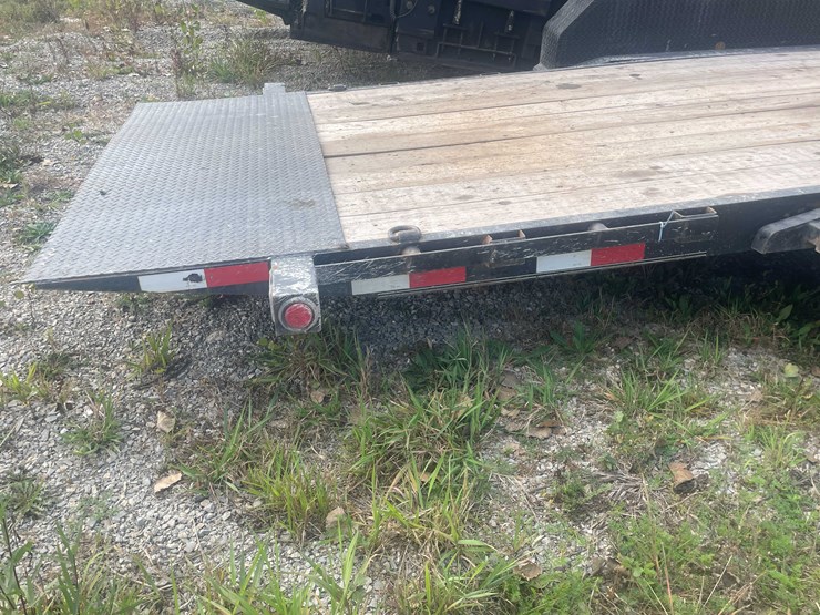 #8618-•-2021-pj-20'-tilt-deck-equipment-trailer-(has-wi-title)-(aps)-image-37