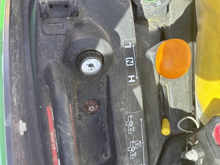 john-deere-1025-image-48