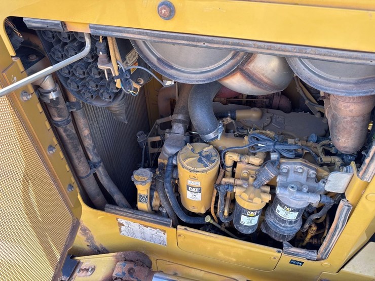 2007-caterpillar-d6k-lgp-image-38