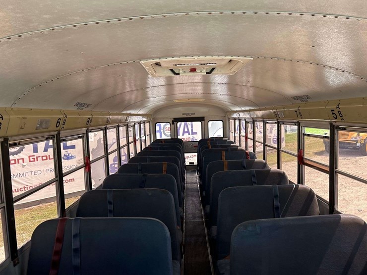 2005-ic-corporation-pb105-school-bus-image-16